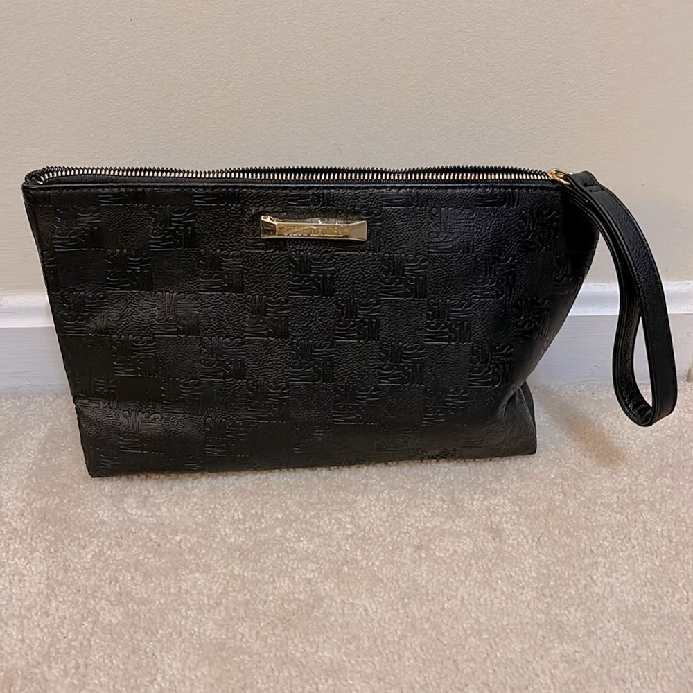 Wristlet style Steve Madden purse